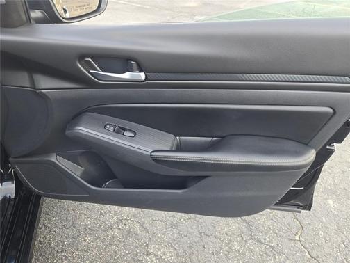Super Black 2025 Nissan Altima SV FWD