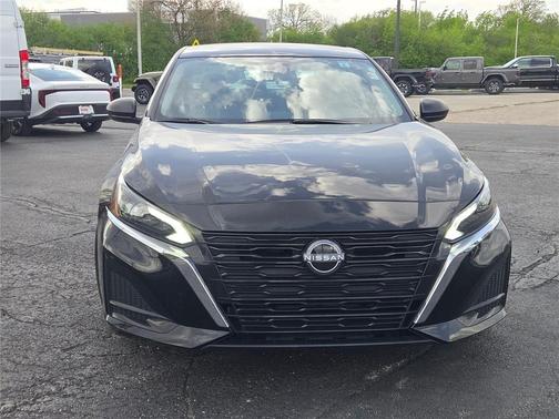 Super Black 2025 Nissan Altima SV FWD