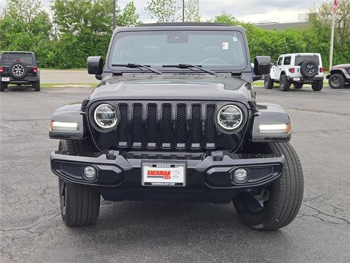 Black Clearcoat 2022 Jeep Wrangler Unlimited High Altitude 4x4