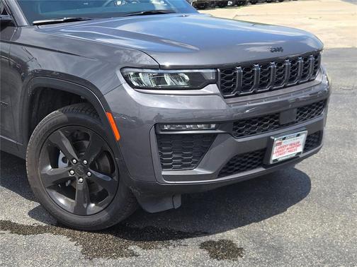 Baltic Gray Metallic Clearcoat 2026 Jeep Grand Cherokee Limited