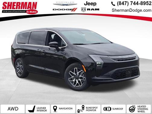Diamond Black Crystal Pearlcoat 2027 Chrysler Pacifica Limited