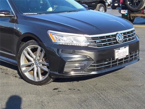 2019 Volkswagen Passat 2.0T R-Line