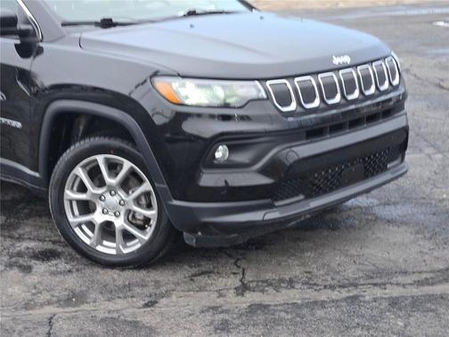 2022 Jeep Compass Latitude Lux