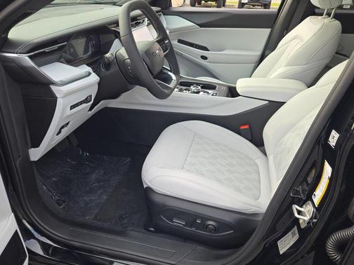 Diamond Black Crystal Pearlcoat 2026 Jeep Cherokee Overland