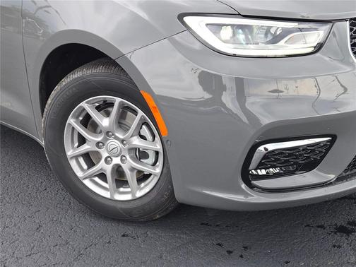 2025 Chrysler Pacifica L
