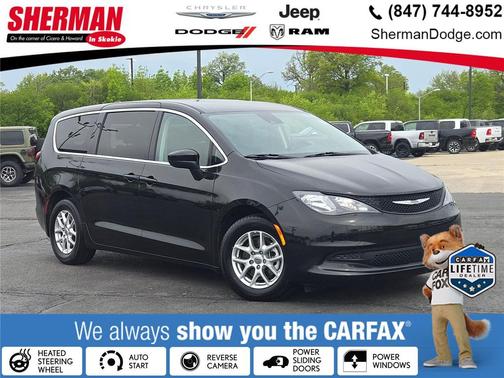 Brilliant Black Crystal Pearlcoat 2023 Chrysler Voyager LX