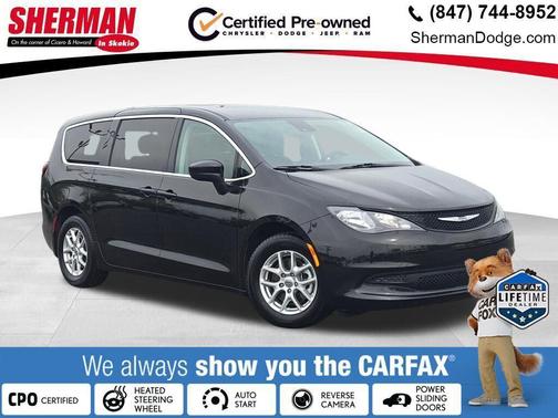 Brilliant Black Crystal Pearlcoat 2023 Chrysler Voyager LX