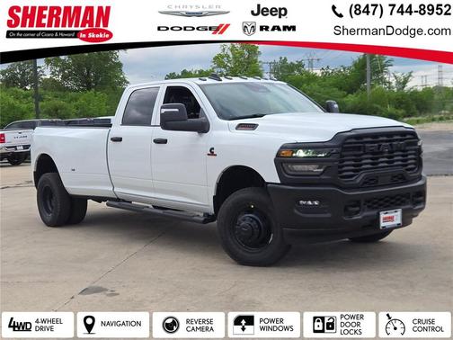 Bright White Clearcoat 2026 RAM 3500 Tradesman Crew Cab 4x4 8' Box