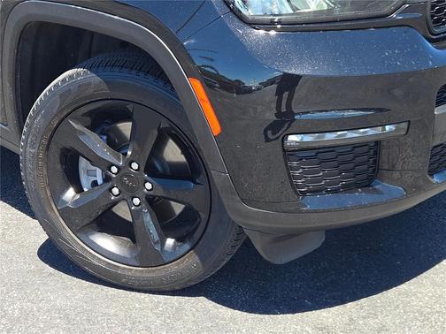 Diamond Black Crystal Pearlcoat 2023 Jeep Grand Cherokee L Limited