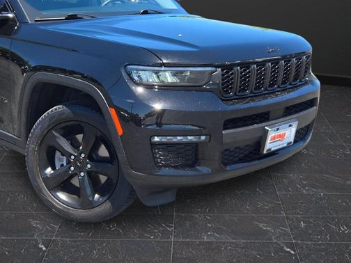Diamond Black Crystal Pearlcoat 2023 Jeep Grand Cherokee L Limited