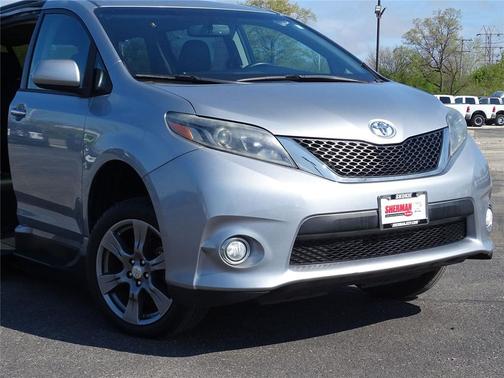 2017 Toyota Sienna SE Premium