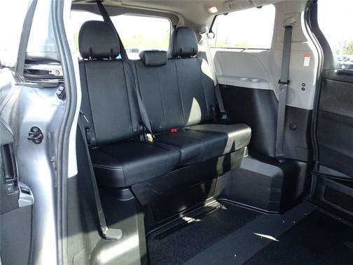 2017 Toyota Sienna SE Premium