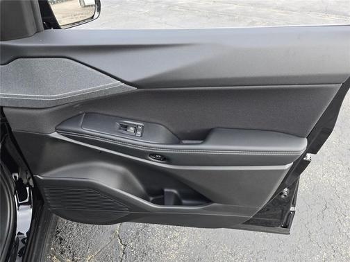 Diamond Black Crystal Pearlcoat 2026 Jeep Cherokee Laredo 4x4