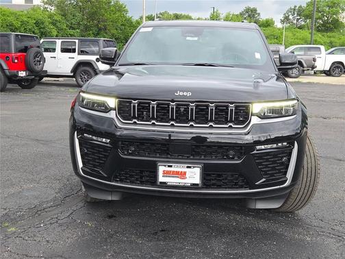 Diamond Black Crystal Pearlcoat 2026 Jeep Grand Cherokee Summit