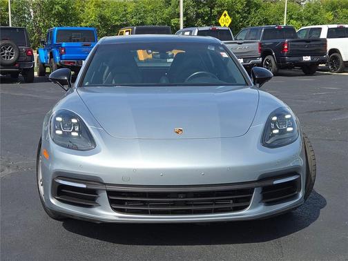 2018 Porsche Panamera 4
