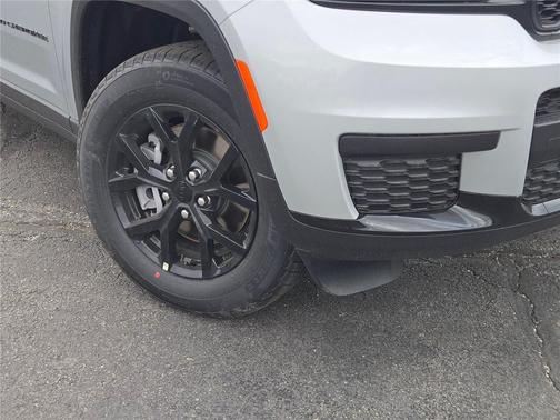 Silver Zynith 2025 Jeep Grand Cherokee L Altitude
