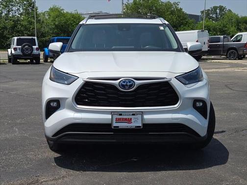 2022 Toyota Highlander Hybrid XLE