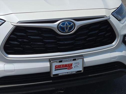2022 Toyota Highlander Hybrid XLE