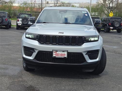 Silver Zynith 2024 Jeep Grand Cherokee Altitude