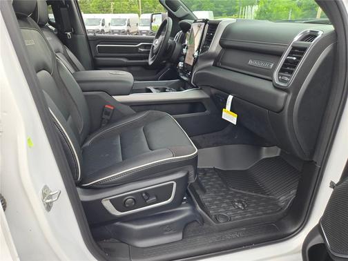Bright White Clearcoat 2026 RAM 1500 Laramie