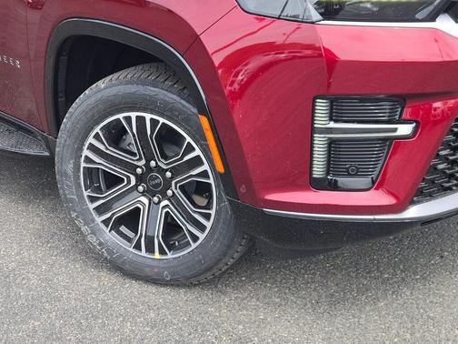Velvet Red Pearlcoat (DISC) 2026 Jeep Grand Wagoneer L 4x4
