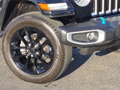 Black Clearcoat 2023 Jeep Wrangler 4xe Sahara