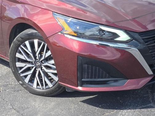 Garnet Pearl Metallic 2025 Nissan Altima SV FWD