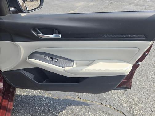 Garnet Pearl Metallic 2025 Nissan Altima SV FWD