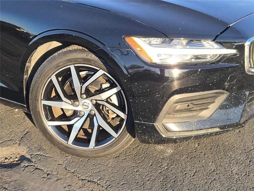 2020 Volvo S60 T5 Momentum