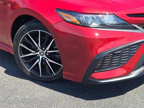 Supersonic Red 2024 Toyota Camry SE