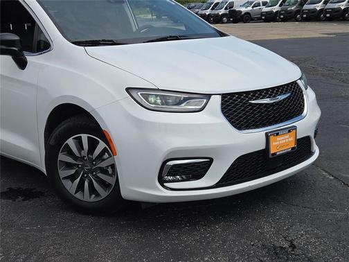 Bright White Clearcoat 2024 Chrysler Pacifica Hybrid Select
