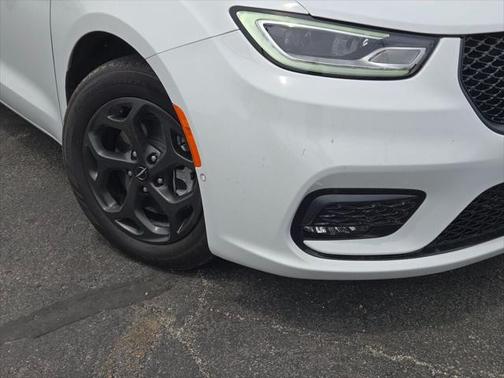 2024 Chrysler Pacifica Hybrid Premium S Appearance Pkg