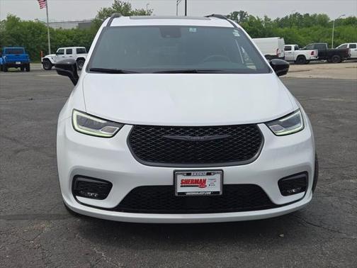 2024 Chrysler Pacifica Hybrid Premium S Appearance Pkg