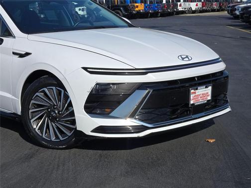 2024 Hyundai SONATA Hybrid SE