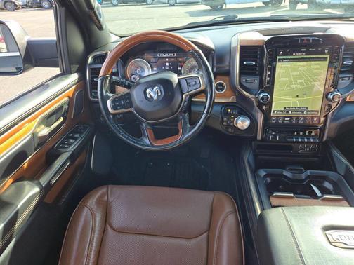 Diamond Black Crystal Pearlcoat 2020 RAM 1500 Longhorn
