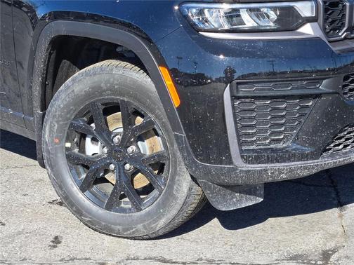 2026 Jeep Grand Cherokee Altitude