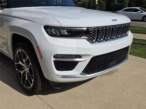 2025 Jeep Grand Cherokee Summit
