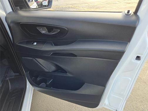 2023 Mercedes-Benz Metris Base