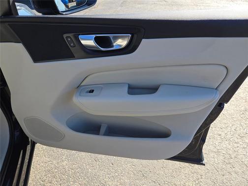 2023 Volvo XC60 B5 Core