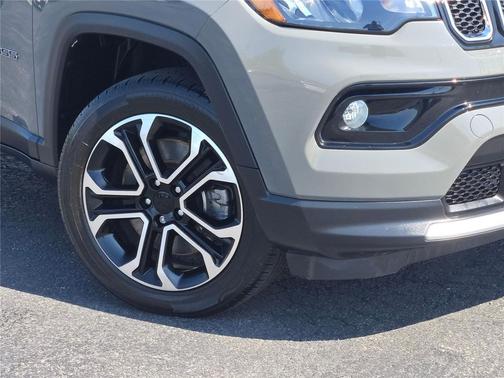 Sting-Gray Clearcoat 2023 Jeep Compass Limited
