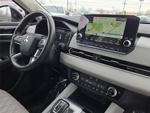 2024 Mitsubishi Outlander PHEV 