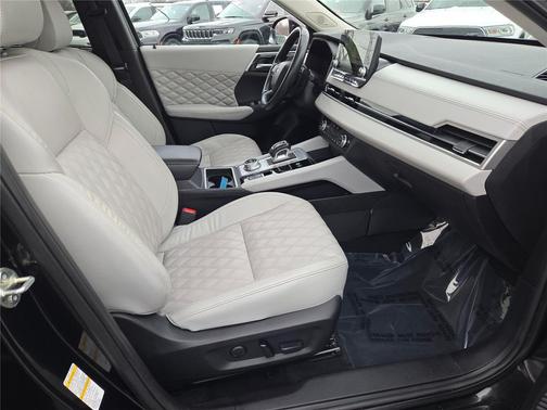 2024 Mitsubishi Outlander PHEV 