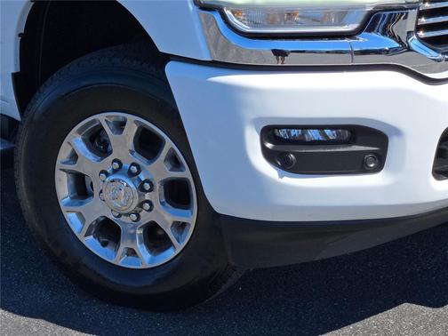Bright White Clearcoat 2023 RAM 2500 Laramie Crew Cab 4x4 6'4' Box