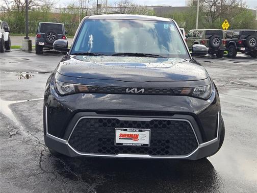 Fusion Black 2025 Kia Soul LX