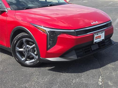 Currant Red 2025 Kia K4 LXS