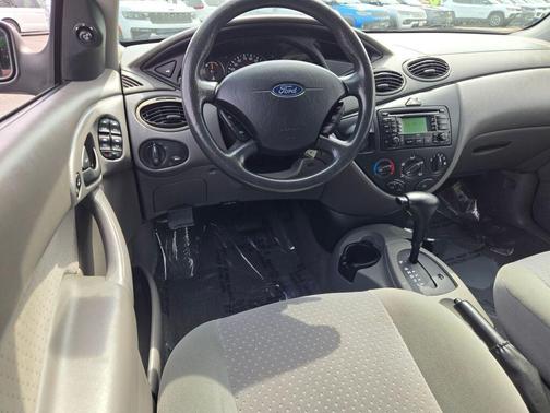 CD Silver Clearcoat 2003 Ford Focus SE