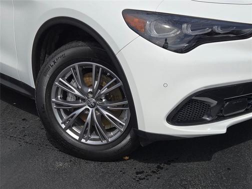 2024 Alfa Romeo Stelvio Sprint AWD