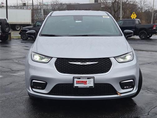 2026 Chrysler Pacifica L