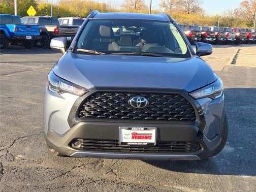 2024 Toyota Corolla Cross LE