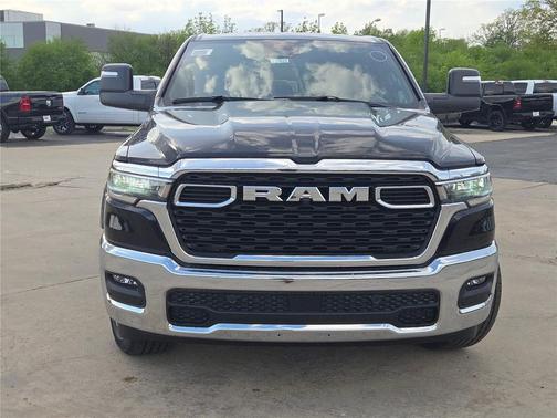 Diamond Black Crystal Pearlcoat 2026 RAM 1500 Big Horn/Lone Star